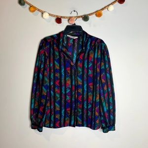 🚨Vintage patterned blouse🚨